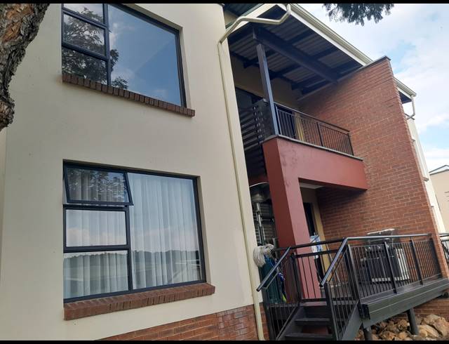 2 BEDROOM TOWNHOUSE FOR SALE IN GLENVISTA